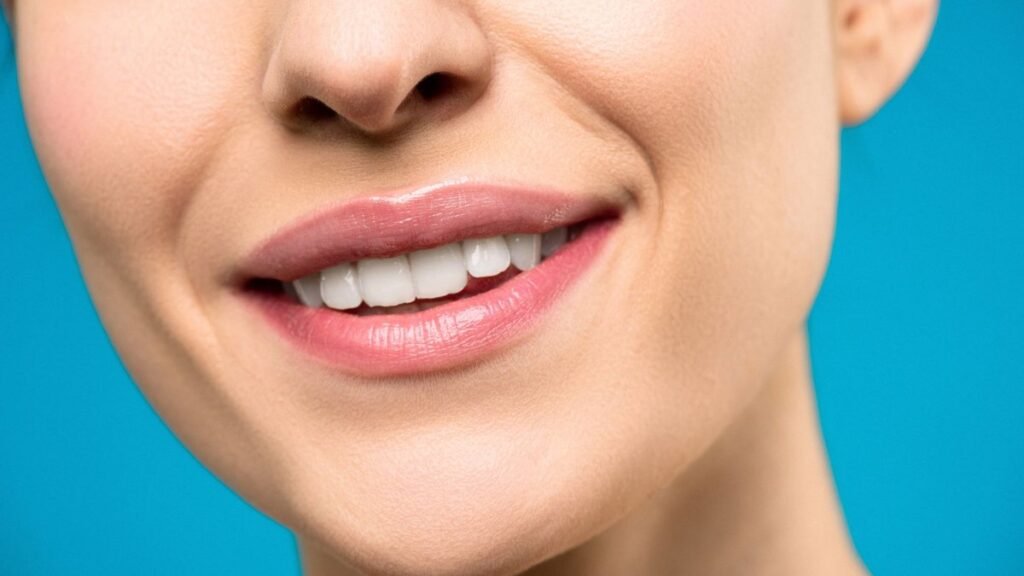 Hollywood Smile — Dt. Özlem Çetin, Fethiye